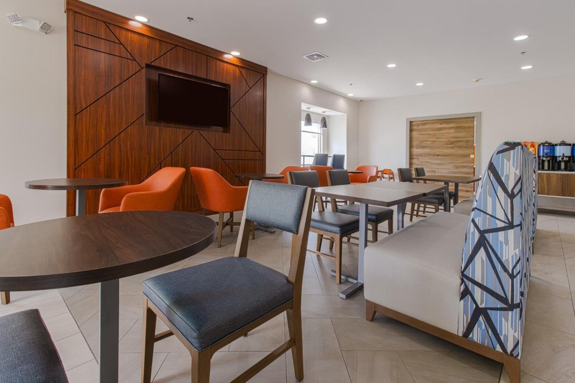Holiday Inn Express Hartford-Newington By Ihg Ngoại thất bức ảnh