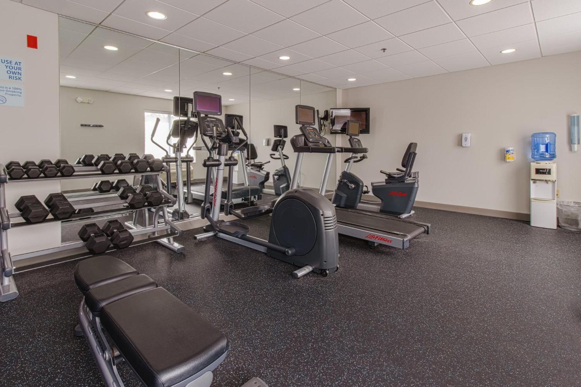 Holiday Inn Express Hartford-Newington By Ihg Ngoại thất bức ảnh