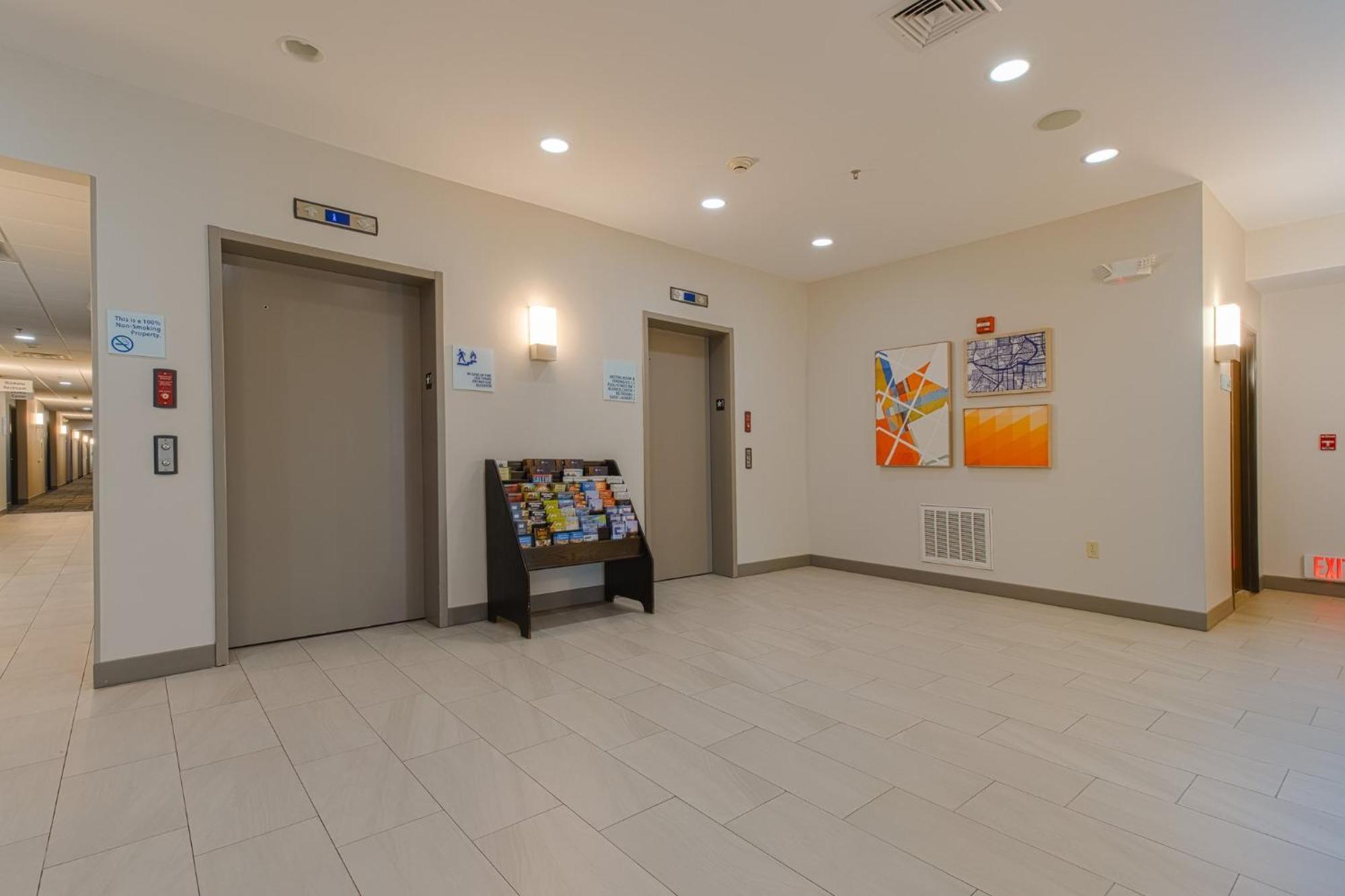 Holiday Inn Express Hartford-Newington By Ihg Ngoại thất bức ảnh