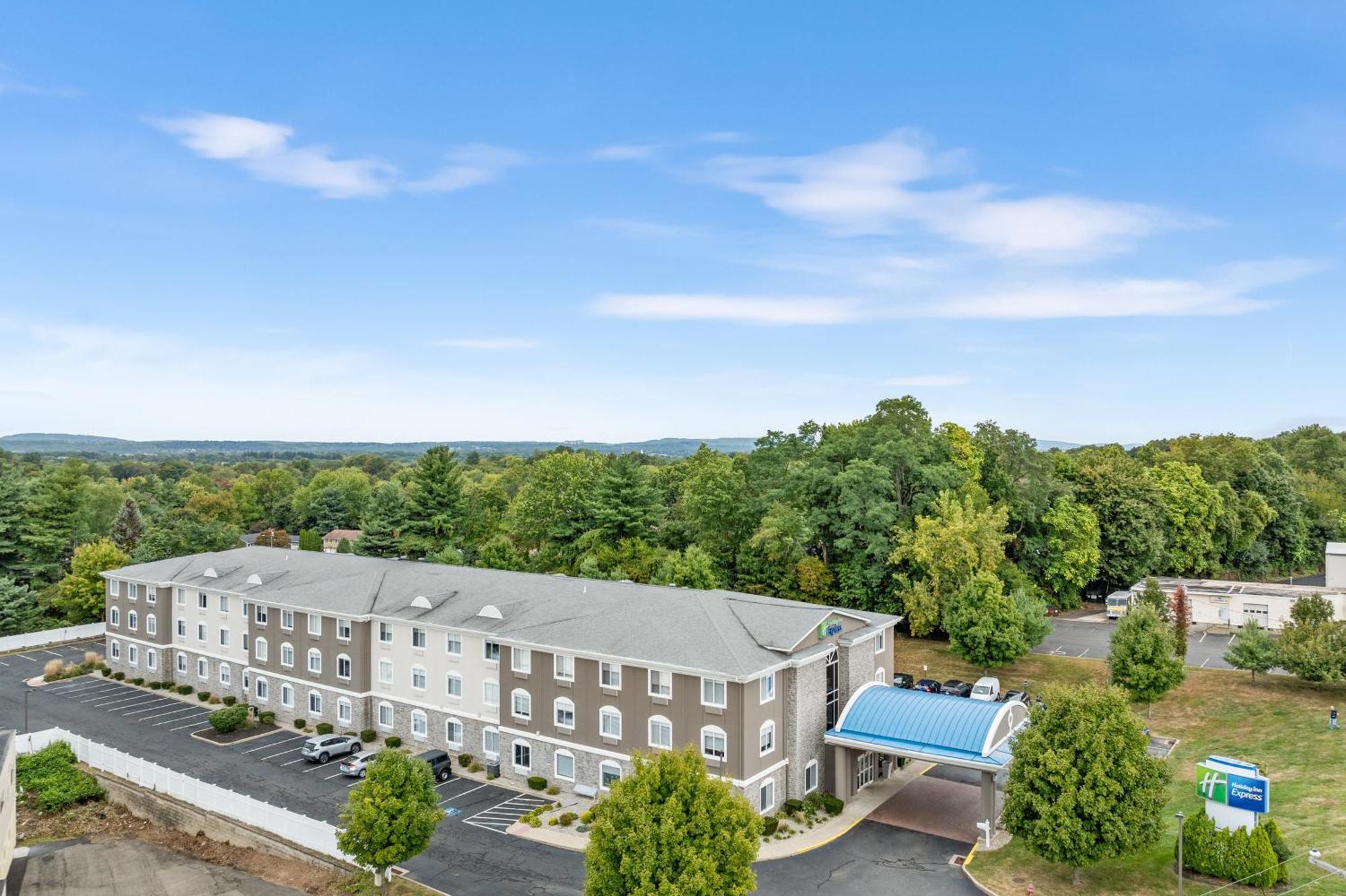 Holiday Inn Express Hartford-Newington By Ihg Ngoại thất bức ảnh