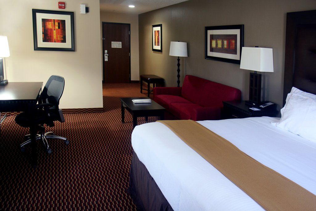Holiday Inn Express Hartford-Newington, An Ihg Hotel Ngoại thất bức ảnh
